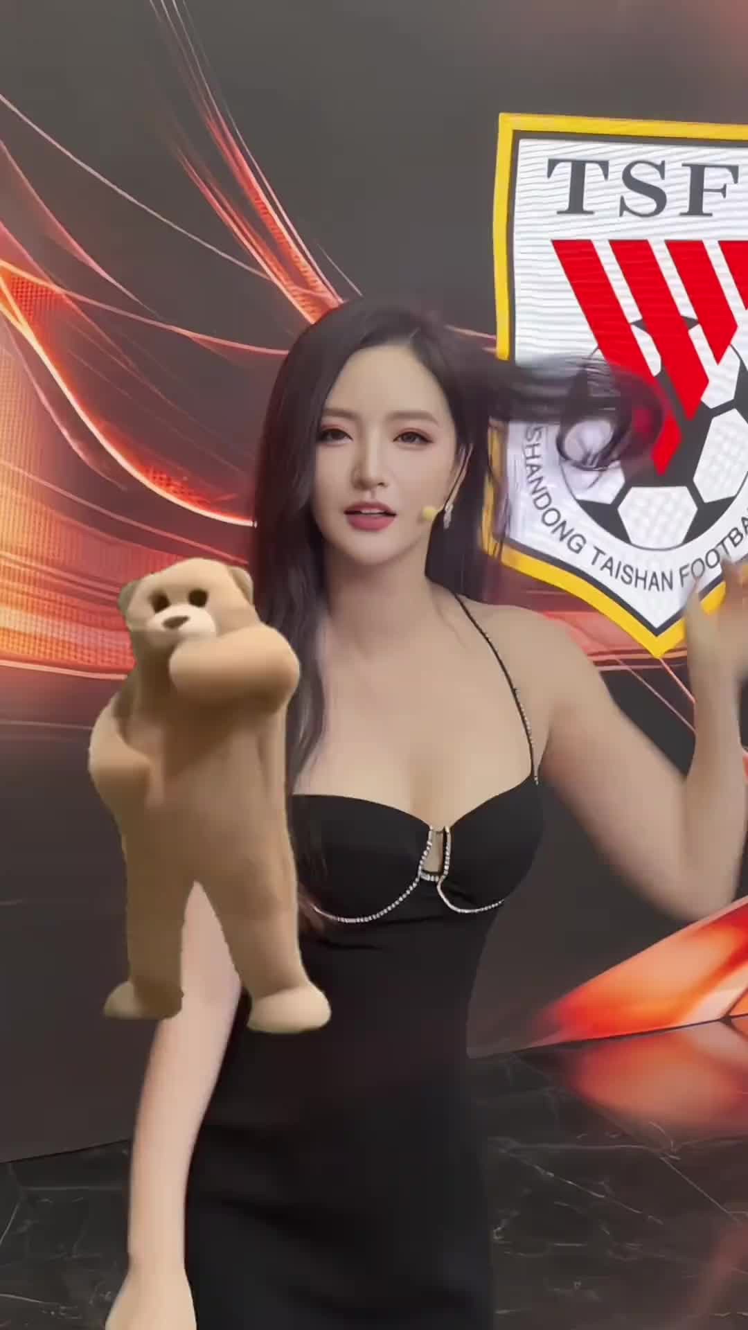 夺冠功臣！塞梅尼奥：脚后跟进球平时有训练，感恩瓜帅悉心栽培。